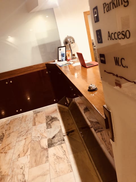 Concierge desk