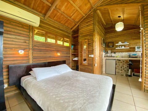 Cabin, 1 Bedroom, Ocean View | In-room safe, free WiFi, bed sheets