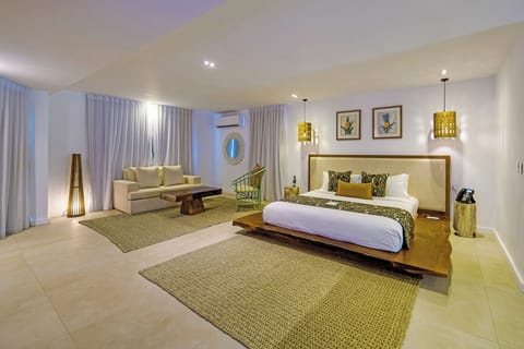 Royal Suite, Sea View | 1 bedroom, premium bedding, minibar, in-room safe