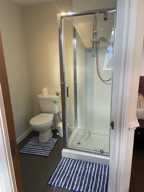 Double Room, Ensuite | Bathroom | Shower