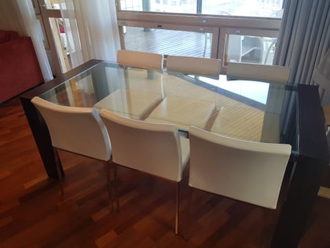 Luxury Apartment, 2 Bedrooms, Sauna, City View | Living area | Smart TV