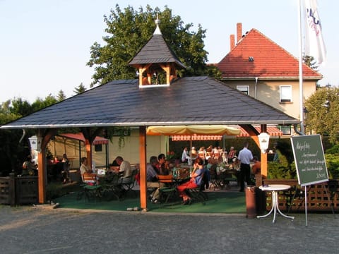 Lunch and dinner served, German cuisine