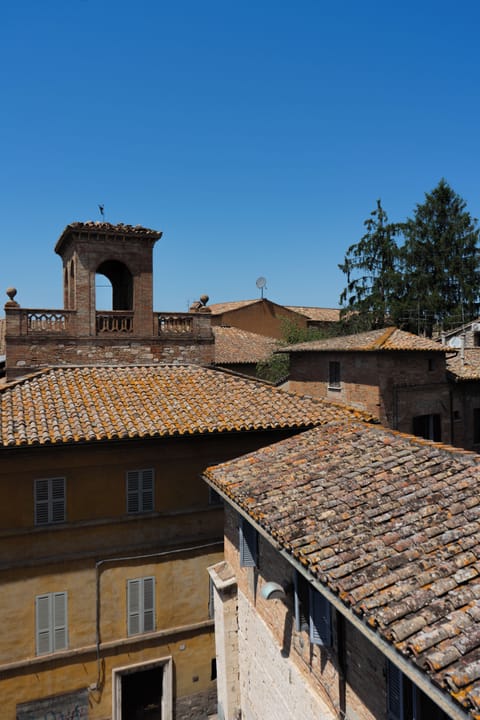 Superior Room | Minibar, in-room safe, individually furnished, desk