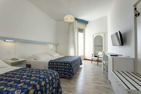 Triple Room, Balcony, Sea View (laterale) | In-room safe, desk, soundproofing, iron/ironing board