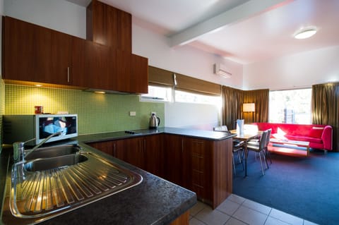 Premium Apartment, 2 Bedrooms | Private kitchen