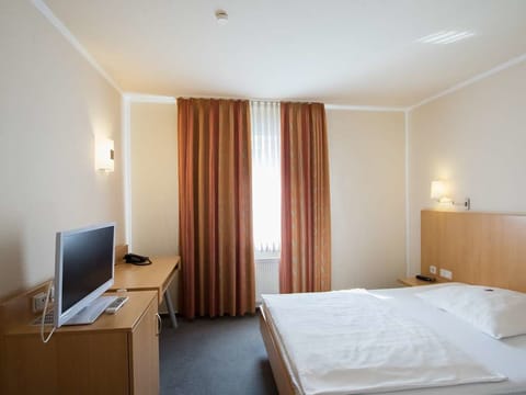 Double Room | Minibar, soundproofing, free WiFi, bed sheets