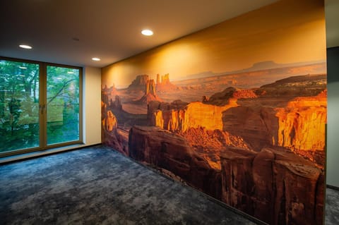 Premium bedding, in-room safe, laptop workspace, blackout drapes