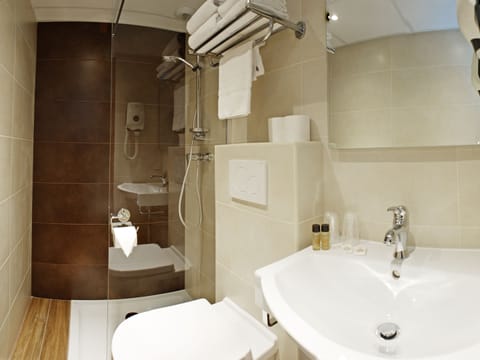 Double Room (Small) | Bathroom | Hair dryer, towels