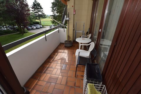 Apartment, 2 Bedrooms (39-00) | Balcony