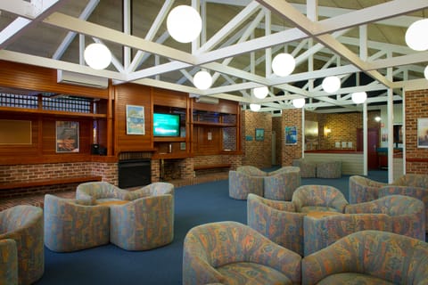 Lobby lounge