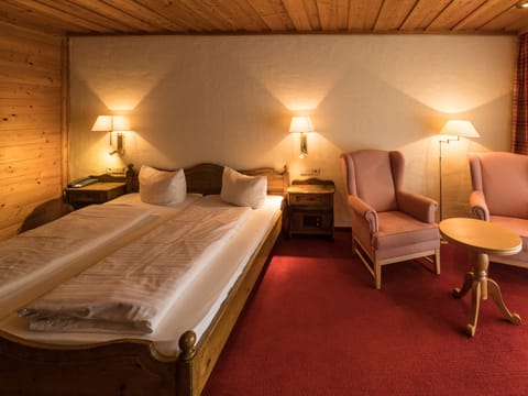 Double Room, Lake View | Free WiFi, bed sheets