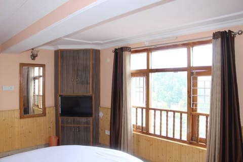 Honeymoon Double Room, 1 Double Bed, Smoking, Valley View | Desk, free WiFi, bed sheets