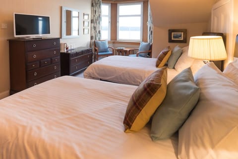 En Suite Double or Twin Room, Sea View (Shower/tub combination) | Premium bedding, individually decorated, individually furnished