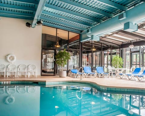 Indoor pool, open 8:00 AM to 10:00 PM, sun loungers