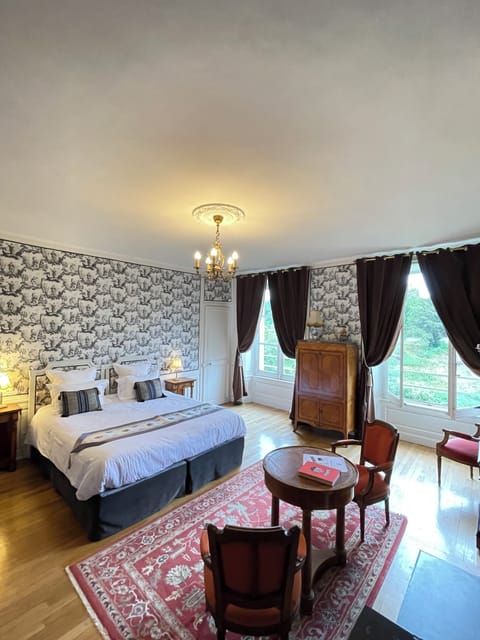Deluxe Double or Twin Room, Garden View | Individually decorated, individually furnished, blackout drapes