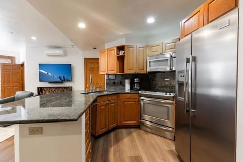 Condo, 2 Bedrooms | Private kitchen | Fridge, oven, coffee/tea maker, toaster