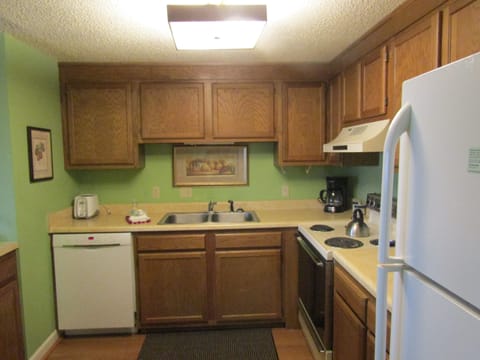 Condo, 2 Bedrooms | Private kitchen | Fridge, microwave, oven, dishwasher