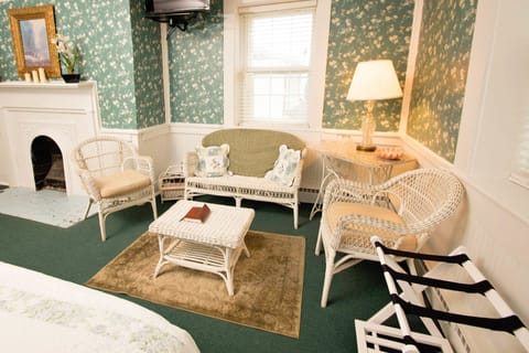 Garden Room | Individually decorated, individually furnished, iron/ironing board