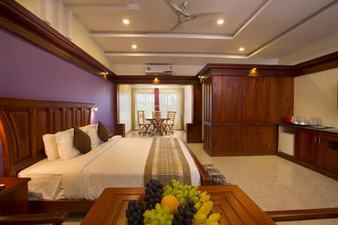 Premium Plantation Room | Pillowtop beds, minibar, in-room safe, laptop workspace