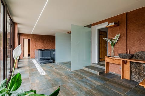 Indoor spa tub