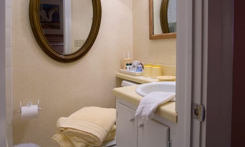 Suite, Private Bathroom (Maids Suite) | Bathroom | Separate tub and shower, free toiletries, hair dryer, bathrobes