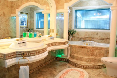 Royal Suite, 3 Bedrooms | Bathroom | Designer toiletries, hair dryer, bathrobes, slippers