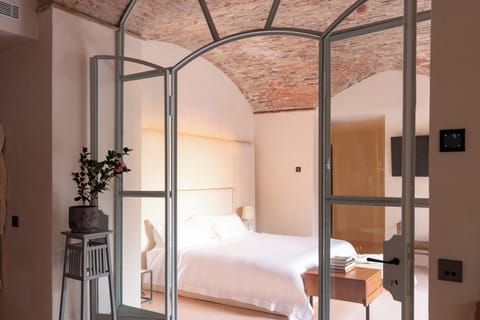 Suite (Greenhouse) | Premium bedding, minibar, in-room safe, individually decorated