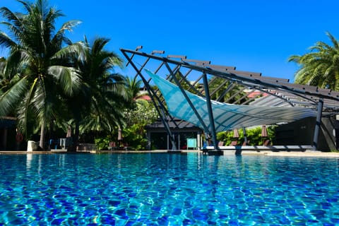 Outdoor pool, pool umbrellas, sun loungers