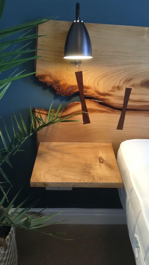 Superior Double Room, 1 King Bed, Ensuite | Premium bedding, desk, iron/ironing board, free WiFi