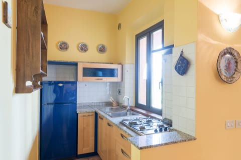 Apartment, 1 Bedroom | Private kitchenette | Fridge, microwave, stovetop, espresso maker