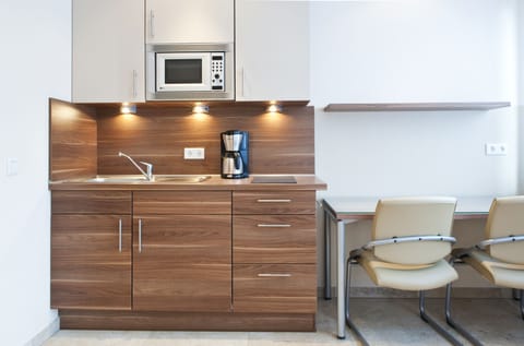 Comfort Apartment (Comfort Double Apartment) | Private kitchenette | Fridge, microwave, stovetop, coffee/tea maker