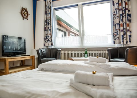 Double Room | Minibar, free WiFi, bed sheets