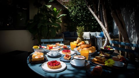 Free daily full breakfast