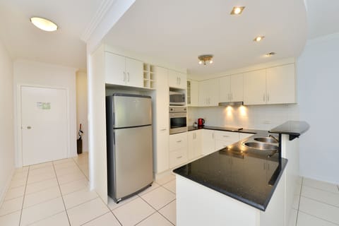 Standard Apartment, 1 Bedroom, Garden View | Private kitchen | Full-size fridge, microwave, oven, stovetop