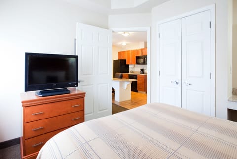 Suite, 1 Bedroom, Accessible (Communication, Mobility Tub) | Desk, blackout drapes, soundproofing, iron/ironing board