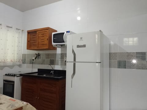 Basic Apartment | Private kitchen | Fridge, microwave, oven, stovetop