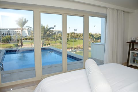 Suite (Golf Pool suite, with private pool) | 1 bedroom, minibar, in-room safe, individually decorated