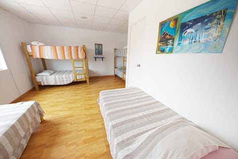 Shared Dormitory, Mixed Dorm, Private Bathroom (6 beds) | Free WiFi, bed sheets