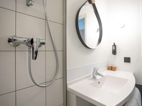 Standard Room, 2 Twin Beds | Bathroom | Bathtub, eco-friendly toiletries, hair dryer, towels