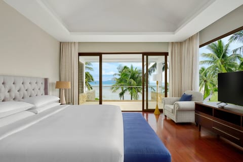 Villa, 4 Bedrooms, Balcony, Ocean View (Private Pool) | Minibar, in-room safe, desk, laptop workspace