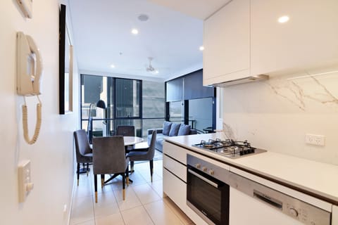 1 Bedroom Apartment | Private kitchen | Full-size fridge, microwave, oven, stovetop