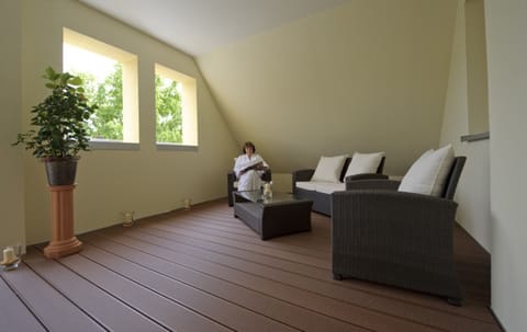 Sauna, steam room