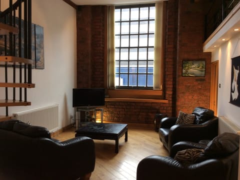 Classic Apartment, 1 Bedroom, 2 Bathrooms, Mezzanine | Interior