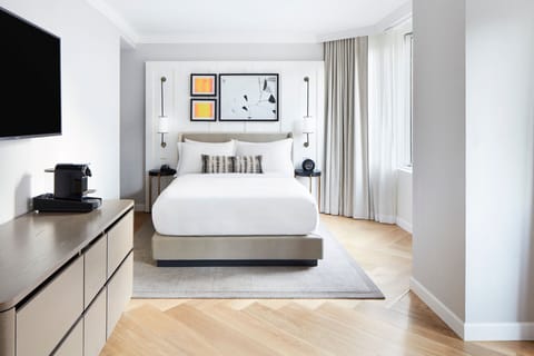 Junior Suite, 1 Queen Bed, Non Smoking, City View | Frette Italian sheets, premium bedding, minibar, in-room safe