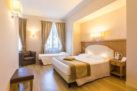 Classic Double Room | Minibar, in-room safe, individually furnished, desk