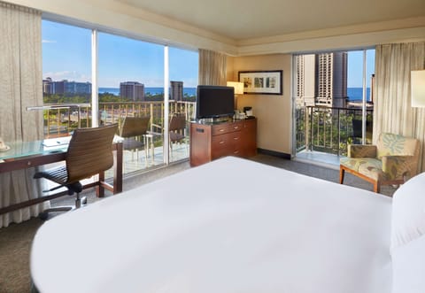 Suite, 1 King Bed, Corner (Park Ocean View, 2 Balconies) | Premium bedding, down comforters, pillowtop beds, in-room safe