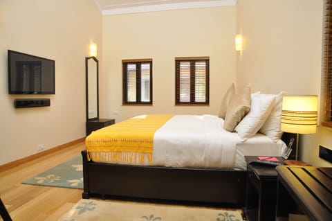 Villa, 1 King Bed | Minibar, in-room safe, individually furnished, soundproofing