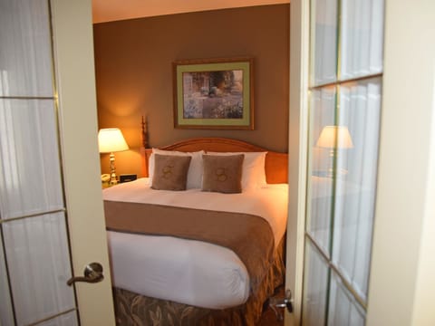 Luxury Suite | Premium bedding, pillowtop beds, individually furnished, desk