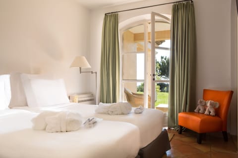 Free minibar items, in-room safe, blackout drapes, iron/ironing board