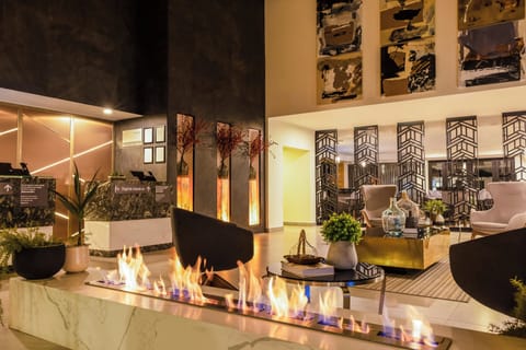 Lobby lounge